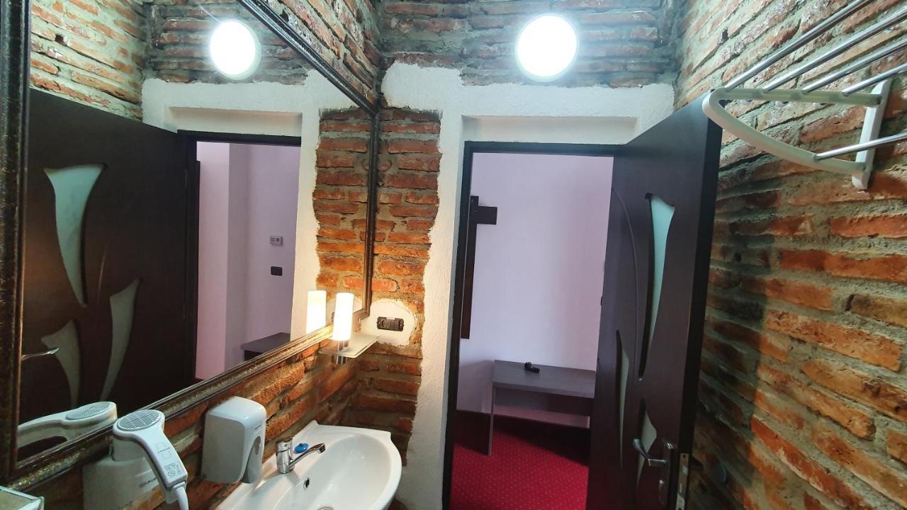 Pensiunea Sada Făgăraş Buitenkant foto
