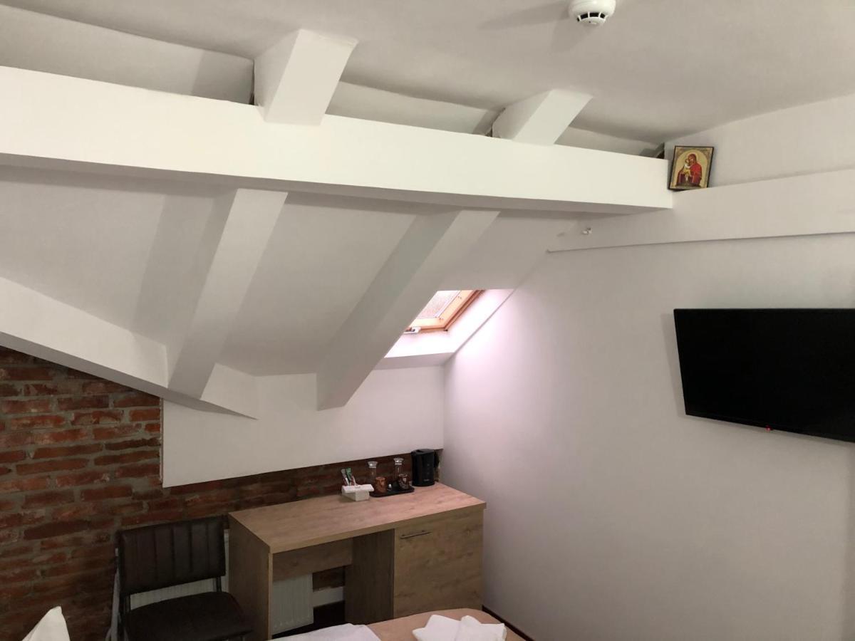 Pensiunea Sada Făgăraş Buitenkant foto